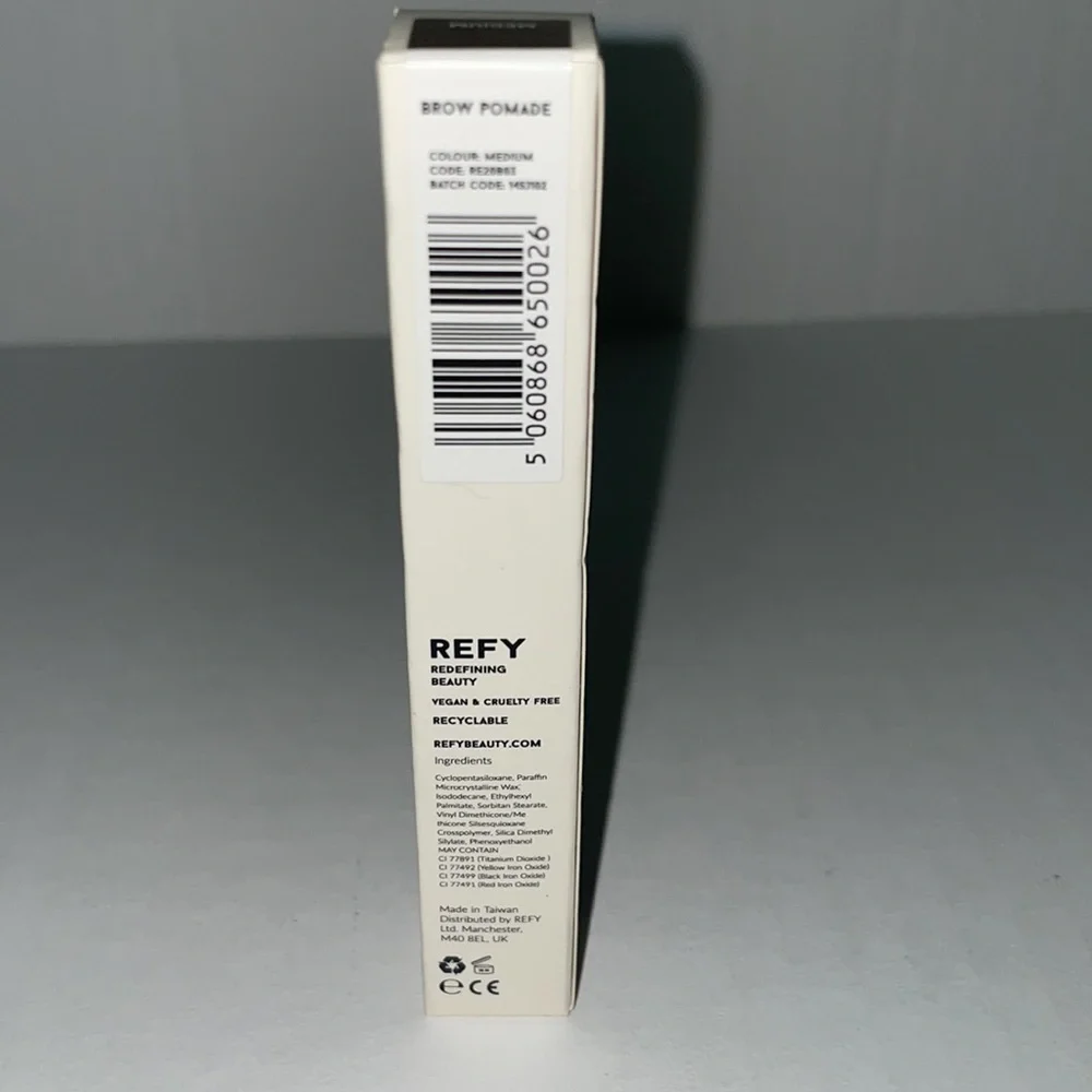 Refy BROW POMADE
Dual-ended eyebrow pomade and application brush - Picture 5 of 6